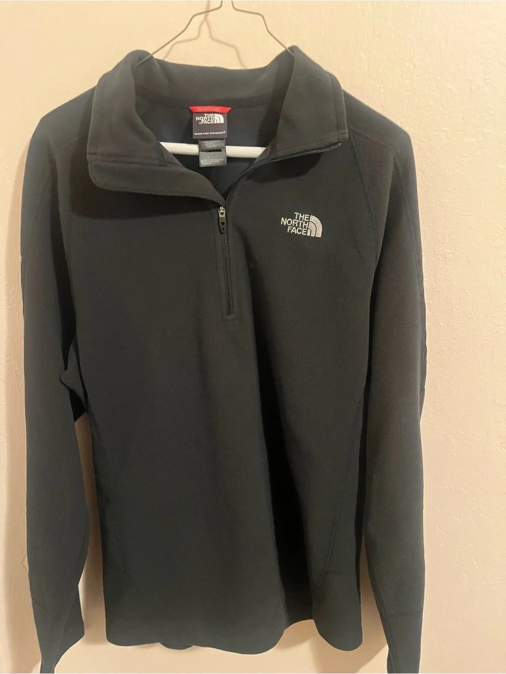The North Face Men’s Black Half-Zip Fleece Pullover